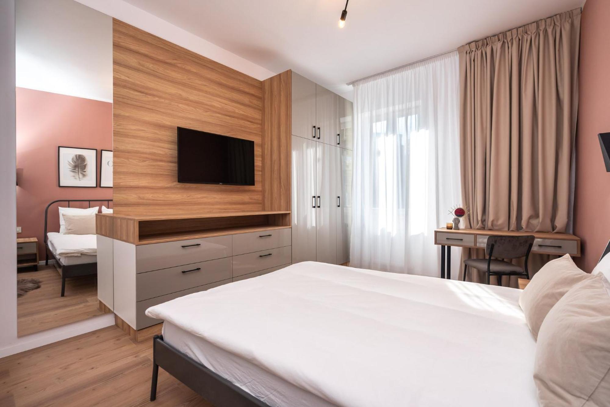 The Loft Luxury Apartments-Near The Park In The City Center Bucarest Extérieur photo